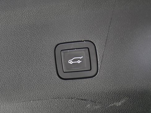 Used 2025 Chevrolet Tahoe Z71 AWD/4WD image 55