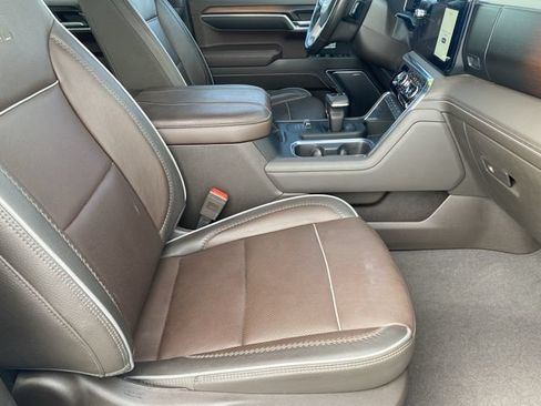 Used 2024 GMC Sierra 1500 Denali RWD image 10