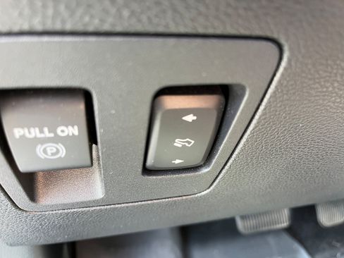 Used 2019 Ford F150 Lariat w/ Trailer Tow Package AWD/4WD image 18