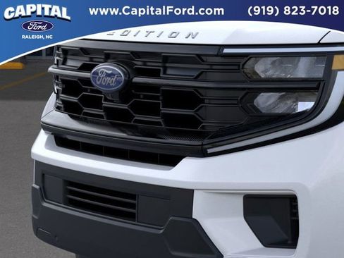 New 2026 Ford Expedition Active image 17