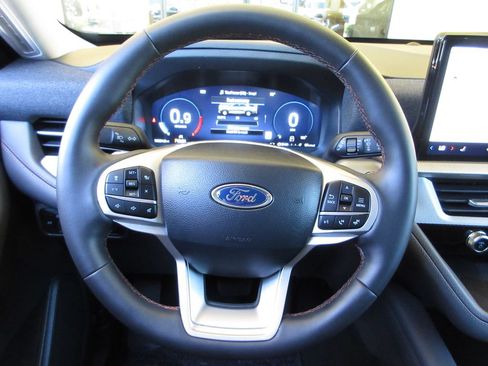 Certified 2025 Ford Explorer Active RWD image 14