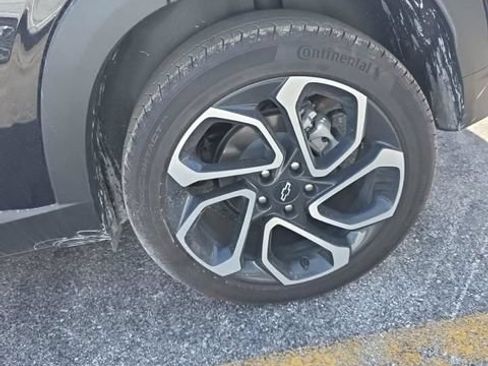 Certified 2026 Chevrolet Trax RS w/ Sunroof Package FWD image 3