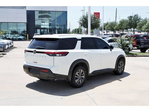 Used 2024 Nissan Pathfinder S FWD image 5