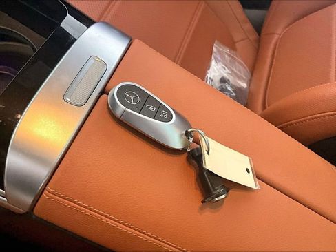 Used 2024 Mercedes-Benz GLC 300 GLC 300 image 13