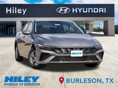 New 2025 Hyundai Elantra SE