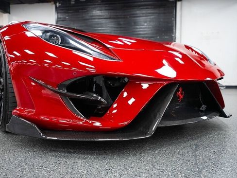Used 2019 Ferrari 812 Superfast image 9