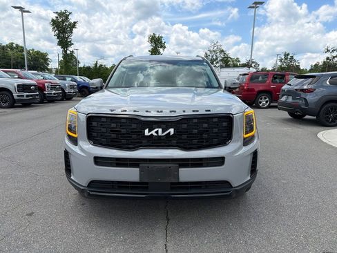 Used 2022 Kia Telluride EX w/ EX Premium Package AWD/4WD image 3