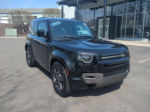 Used 2024 Land Rover Defender 90 X-Dynamic SE image 1