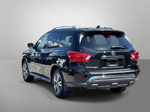 Used 2020 Nissan Pathfinder S image 24