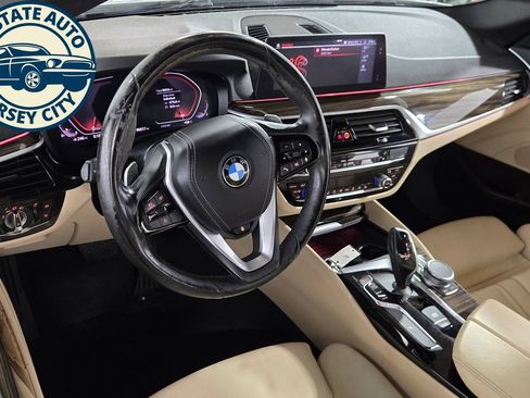 Used 2020 BMW 530i w/ Convenience Package RWD image 16