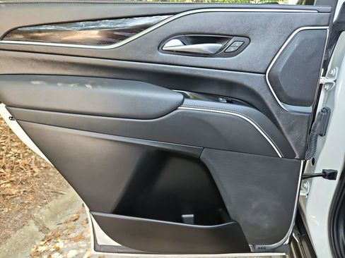 Used 2022 Cadillac Escalade Sport AWD/4WD image 32