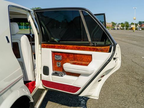 Used 1989 Rolls-Royce Silver Spirit RWD image 46