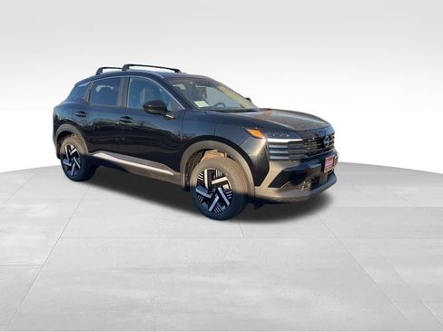 New 2025 Nissan Kicks SV w/ SV Premium Package image 7