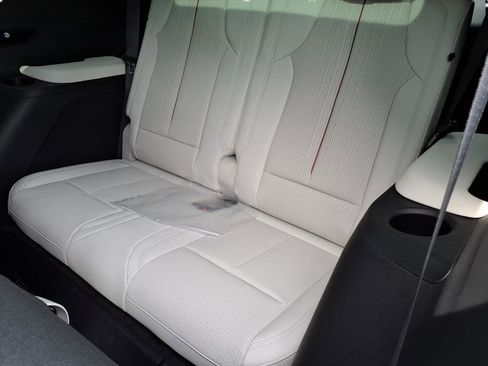 New 2026 Cadillac Vistiq Luxury w/ LPO, Floor Liner Package image 11