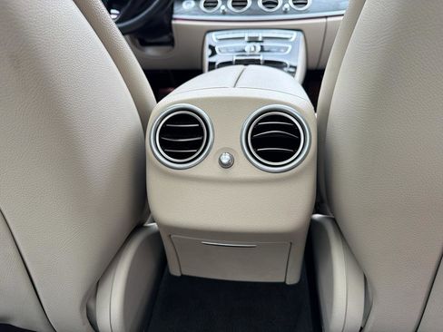 Used 2017 Mercedes-Benz E 300 4MATIC image 32