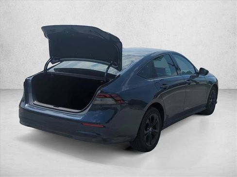 Used 2025 Honda Accord SE image 10