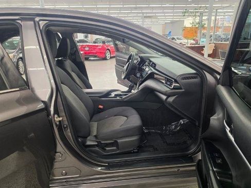 Used 2020 Toyota Camry LE FWD image 10