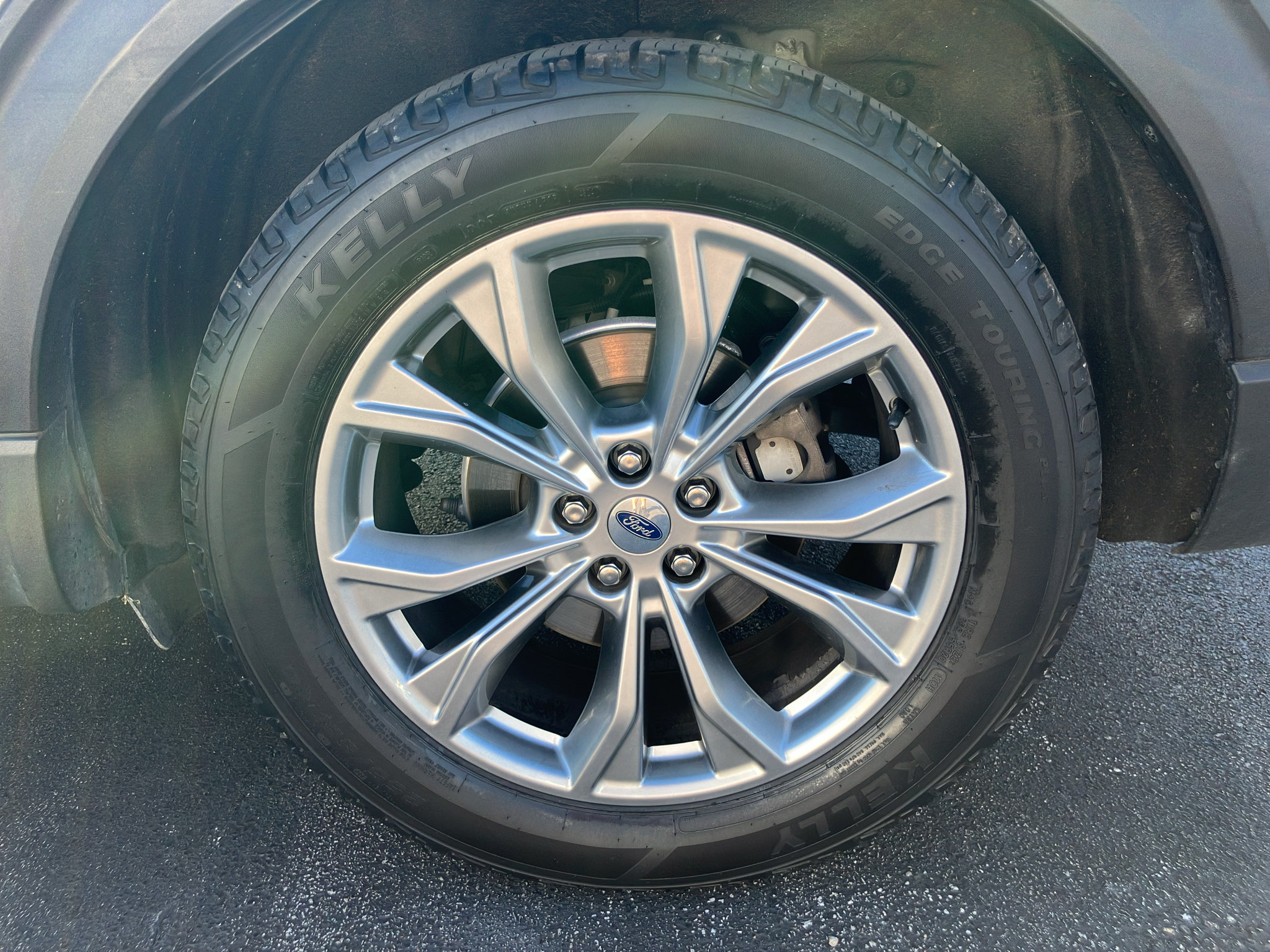 Used 2021 Ford Explorer Limited w/ Equipment Group 301A RWD image 12