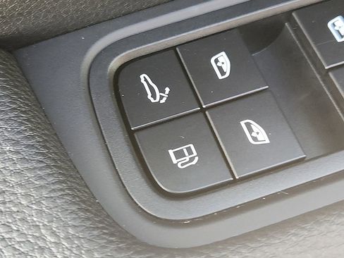 Certified 2025 Porsche Cayenne E-Hybrid image 25