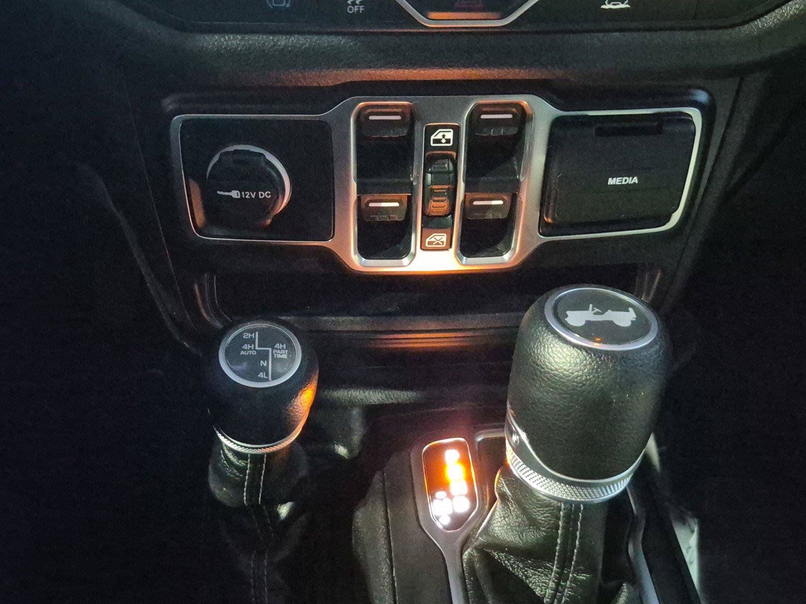 Used 2024 Jeep Wrangler Unlimited AWD/4WD image 27