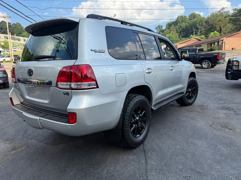 Used 2009 Toyota Land Cruiser image 4