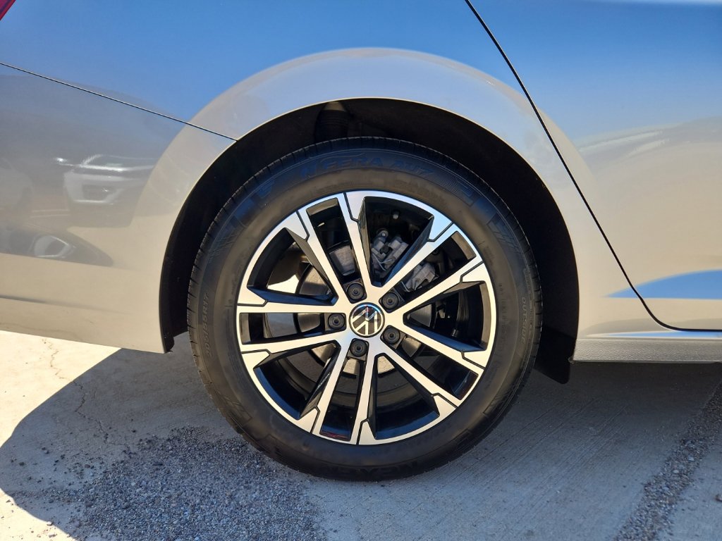 Used 2025 Volkswagen Jetta Sport FWD image 10
