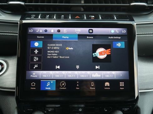 Used 2023 Jeep Grand Cherokee L Limited AWD/4WD image 21