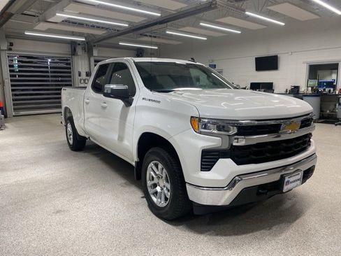 Used 2022 Chevrolet Silverado 1500 LT w/ Max Trailering Package image 3