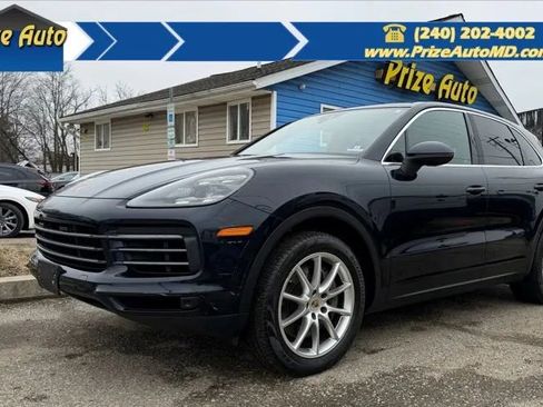 Used 2019 Porsche Cayenne S w/ Premium Plus Package AWD/4WD image 1
