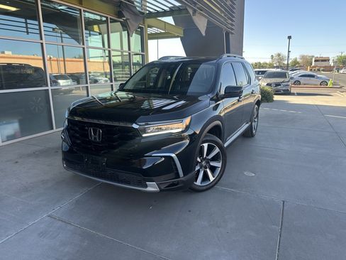 Used 2023 Honda Pilot Touring image 2