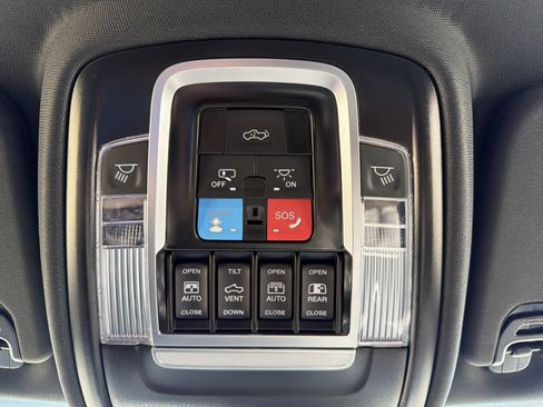 Used 2026 RAM 1500 Laramie AWD/4WD image 23
