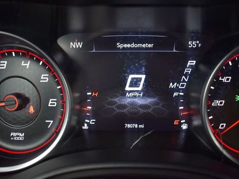 Used 2022 Dodge Charger SXT w/ Leather Interior Group image 9