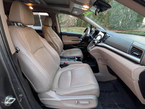 Used 2019 Honda Odyssey EX-L image 12