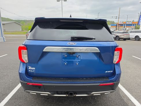 Used 2022 Ford Explorer XLT w/ Equipment Group 202A AWD/4WD image 4