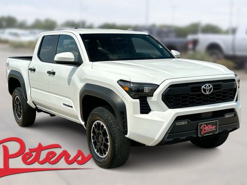 Used 2024 Toyota Tacoma TRD Off-Road AWD/4WD image 1