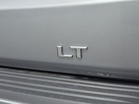 New 2026 Chevrolet Suburban LT w/ Comfort Package AWD/4WD image 17