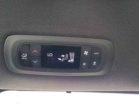 Used 2025 Chrysler Pacifica Select FWD image 22