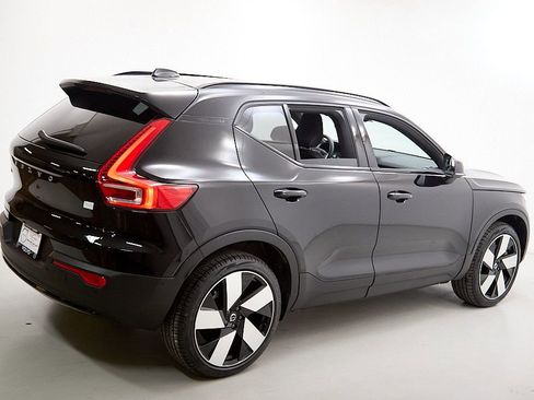 Certified 2023 Volvo XC40 Recharge Ultimate image 9