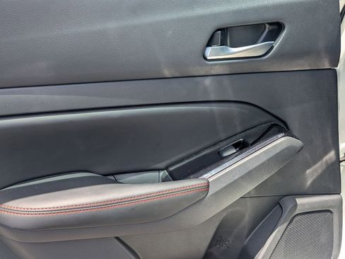 Used 2025 Nissan Altima 2.5 SR FWD image 25