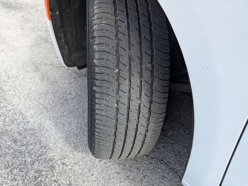 Used 2024 Chrysler Pacifica Touring-L image 34