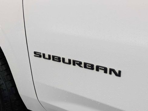Used 2024 Chevrolet Suburban Z71 AWD/4WD image 11
