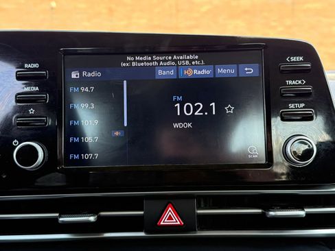 Used 2021 Hyundai Elantra SEL w/ Convenience Package FWD image 32