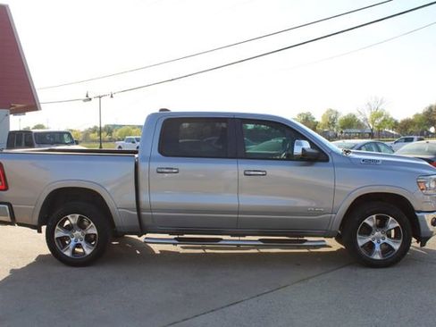 Used 2019 RAM 1500 Laramie AWD/4WD image 2