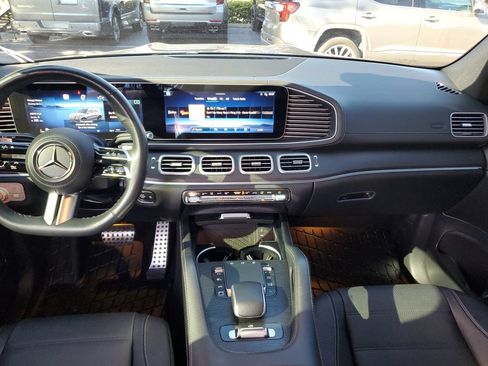 Used 2025 Mercedes-Benz GLS 450 4MATIC image 14