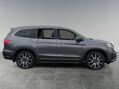 Used 2022 Honda Pilot Touring image 6