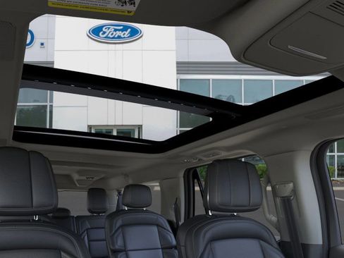 New 2025 Lincoln Navigator L Reserve image 22