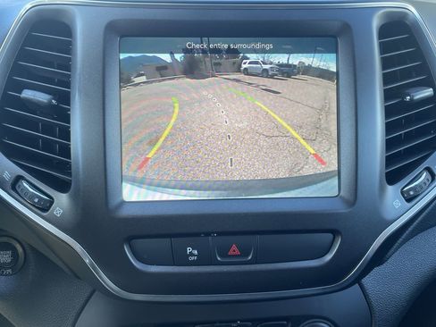 Used 2019 Jeep Cherokee Trailhawk w/ Comfort/Convenience Group image 20