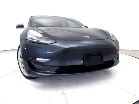 Used 2018 Tesla Model 3 Long Range RWD image 6