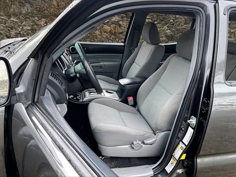 Used 2013 Toyota Tacoma 4x4 Double Cab w/ SR5 Pkg image 24