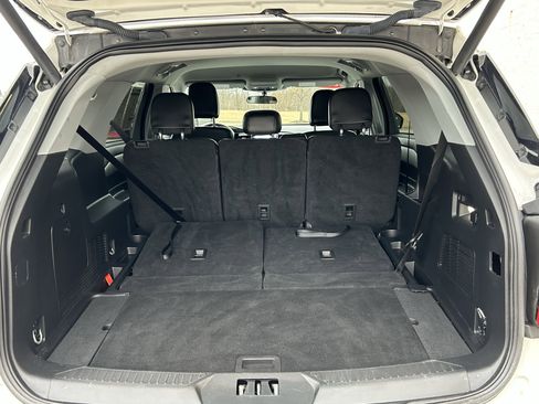 Used 2023 Ford Explorer XLT w/ Equipment Group 202A image 17